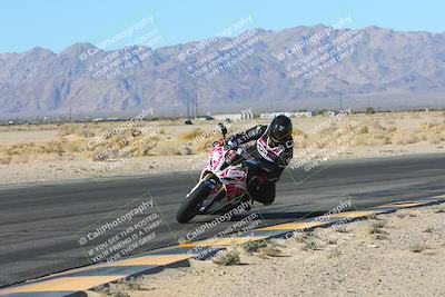 media/Jan-10-2025-CVMA Friday Practice (Fri) [[489e0da257]]/Group 4 and Trackday/Session 2 (Turn 4 Inside)/